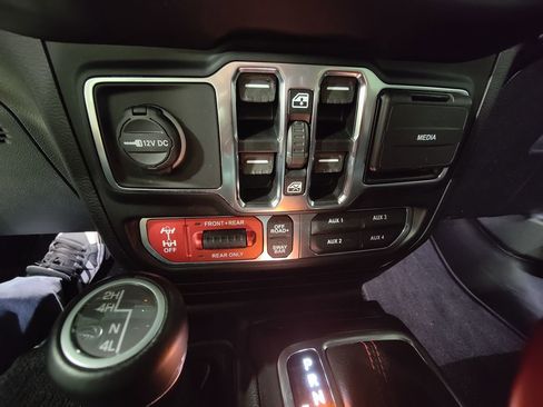 Used 2021 Jeep Wrangler Unlimited Rubicon image 34