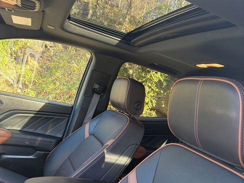 Used 2024 GMC Canyon AT4 w/ AT4 Premium Package image 28