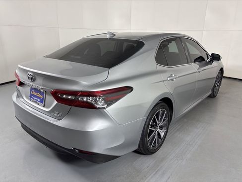 Used 2024 Toyota Camry XLE FWD image 8