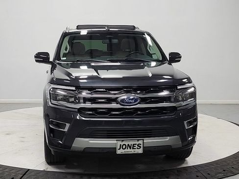 Used 2022 Ford Expedition Max Limited RWD image 2