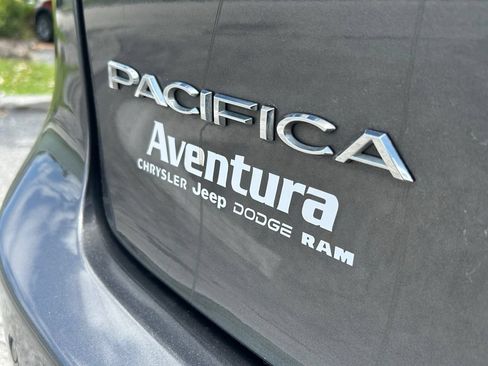Used 2021 Chrysler Pacifica Limited AWD/4WD image 43
