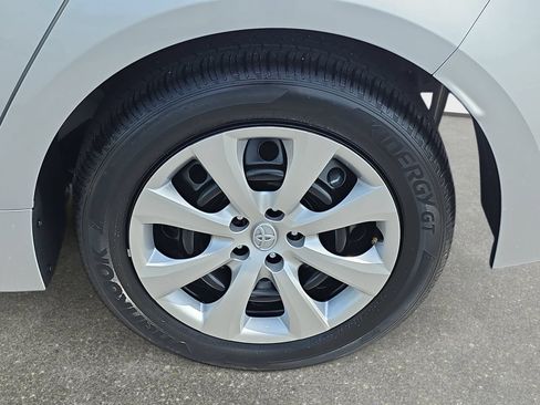 Used 2026 Toyota Corolla LE FWD image 31
