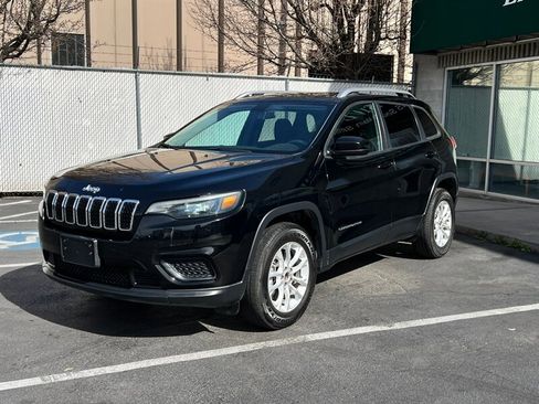 Used 2020 Jeep Cherokee Latitude w/ Cold Weather Group image 3
