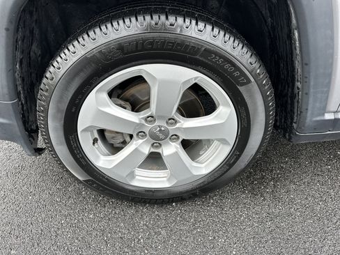 Used 2019 Jeep Compass Latitude w/ Popular Equipment Group image 12