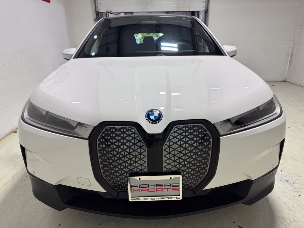 Used 2024 BMW iX xDrive50 w/ Premium Package AWD/4WD image 9