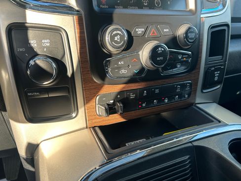 Used 2016 RAM 2500 Laramie w/ Convenience Group image 23