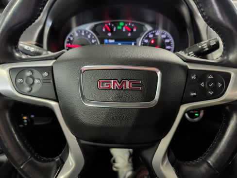 Used 2020 GMC Terrain SLE w/ Driver Convenience Package image 9