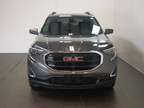 Used 2020 GMC Terrain SLE w/ Driver Convenience Package AWD/4WD image 2