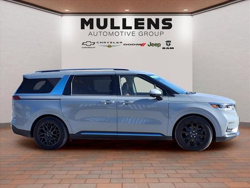 Used 2022 Kia Carnival SX Prestige image 4