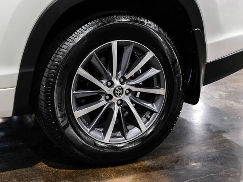 Used 2018 Toyota Highlander XLE w/ Protection Package #3 AWD/4WD image 53