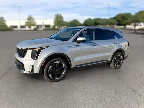 Certified 2025 Kia Sorento EX image 32