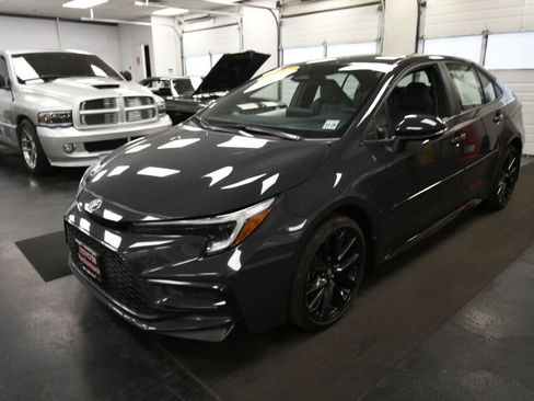Used 2024 Toyota Corolla SE FWD image 4