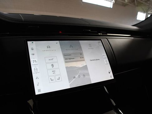 Used 2025 Land Rover Range Rover Sport Dynamic SE image 33