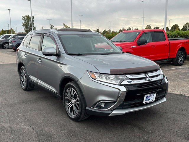 Used 2017 Mitsubishi Outlander GT AWD/4WD image 3