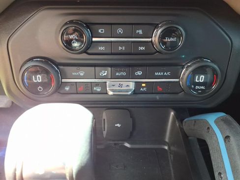 Used 2023 Ford Bronco Wildtrak AWD/4WD image 27