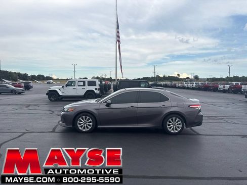 Used 2020 Toyota Camry LE FWD image 1