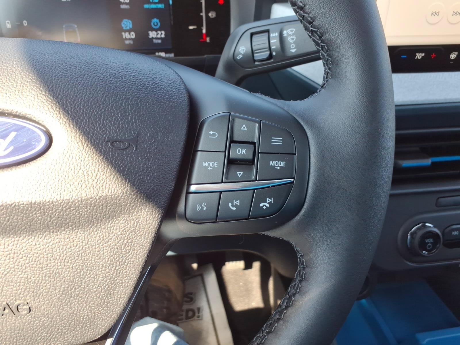 New 2026 Ford Maverick XLT w/ XLT Luxury Package FWD image 17
