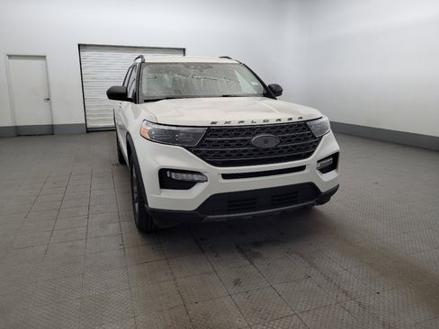 Used 2021 Ford Explorer XLT w/ Equipment Group 202A AWD/4WD image 14