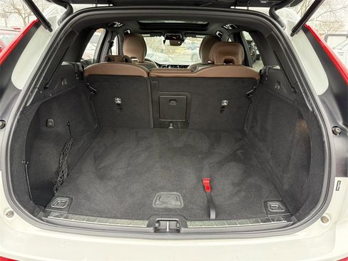Used 2020 Volvo XC60 T6 Momentum image 33