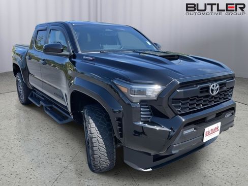 Used 2024 Toyota Tacoma TRD Sport image 7