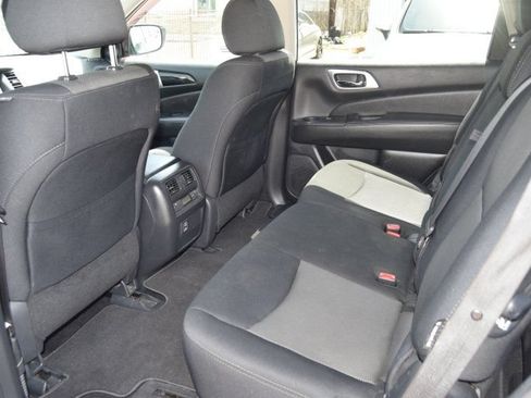 Used 2018 Nissan Pathfinder S AWD/4WD image 34