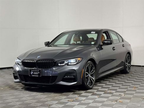 Used 2022 BMW 330i xDrive Sedan w/ M Sport Package image 7