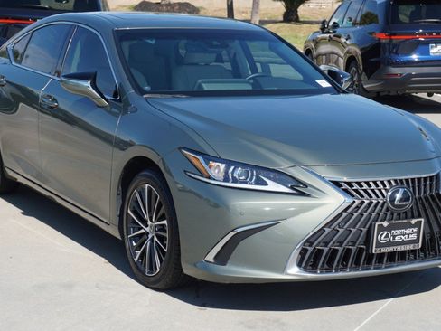 Certified 2025 Lexus ES 350 w/ Premium Package image 3