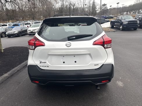 Used 2018 Nissan Kicks SR w/ Interior Electronics Package image 4