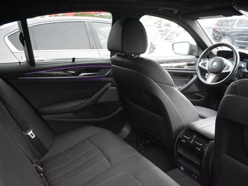 Used 2023 BMW 530e xDrive w/ Executive Package image 25