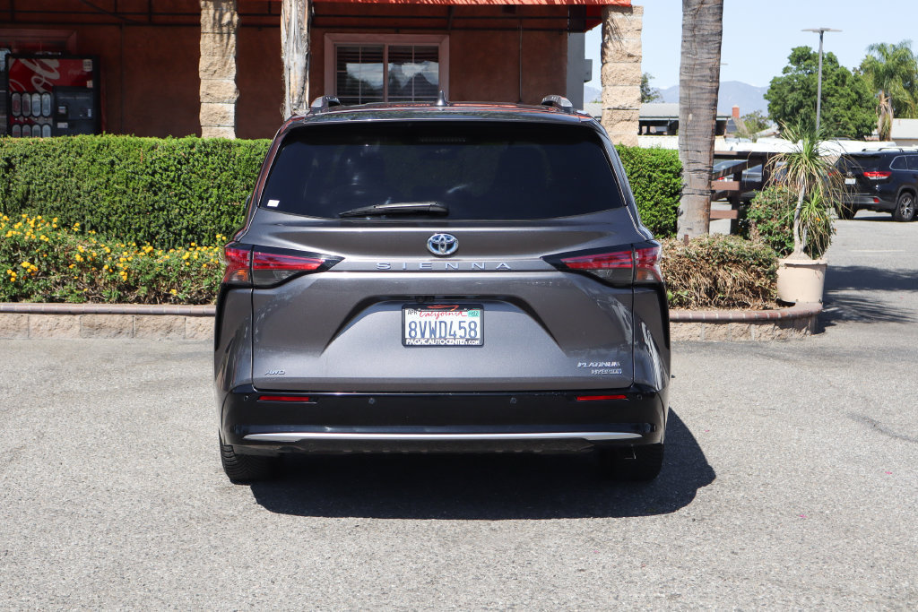 Used 2021 Toyota Sienna Platinum AWD/4WD image 7