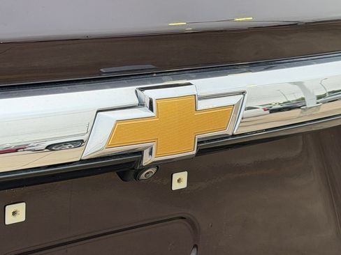 Used 2023 Chevrolet Traverse LT FWD image 10