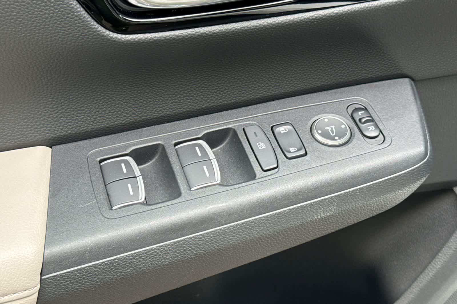 Used 2023 Honda CR-V EX-L image 13