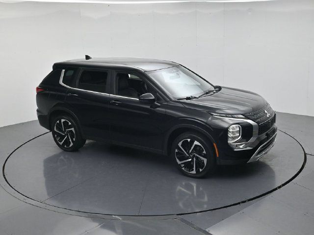 Used 2024 Mitsubishi Outlander SE AWD/4WD image 46