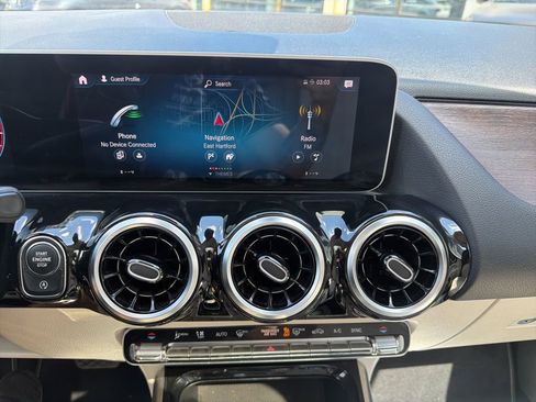 Used 2021 Mercedes-Benz GLA 250 4MATIC image 27