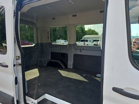 Used 2018 Ford Transit 150 XLT RWD image 24