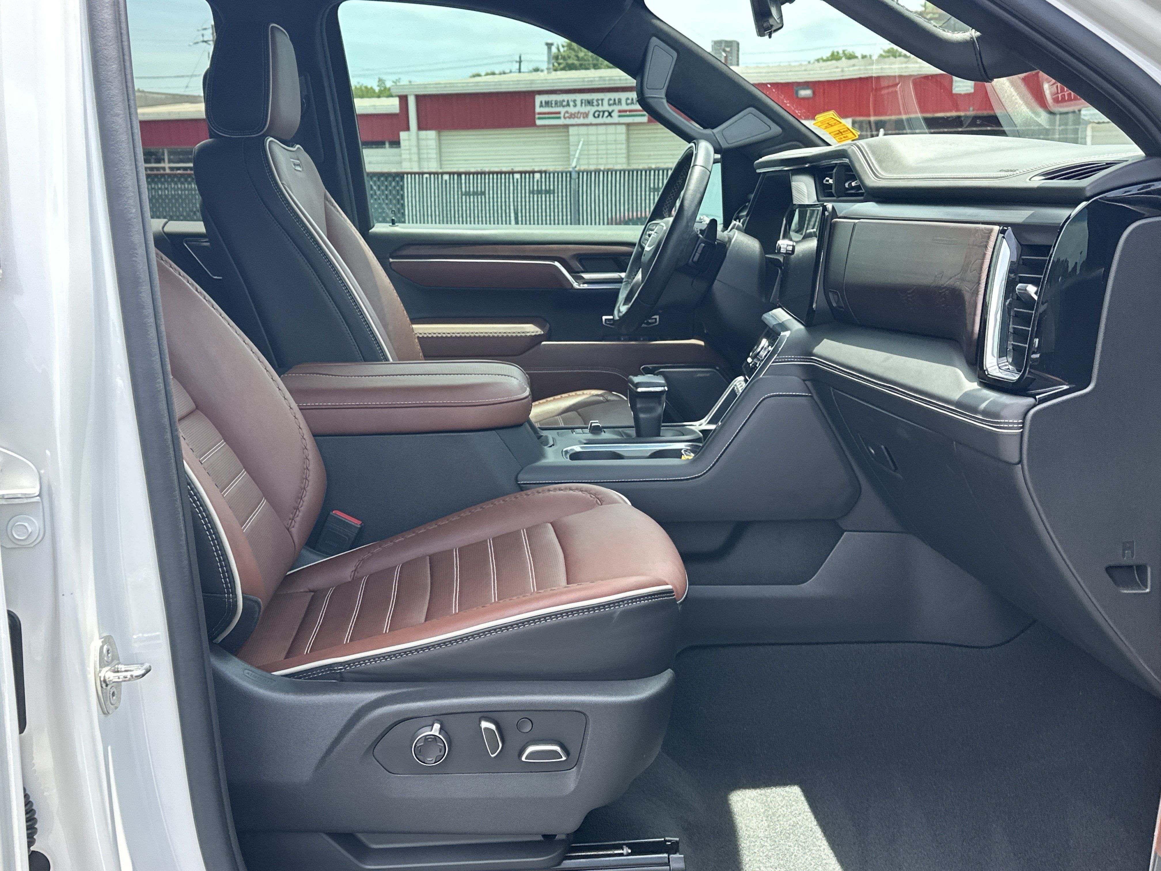 Used 2023 GMC Sierra 1500 Denali Ultimate AWD/4WD image 12