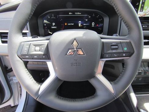 New 2026 Mitsubishi Outlander SEL FWD image 32