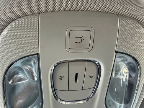Used 2019 Jeep Compass Latitude AWD/4WD image 24