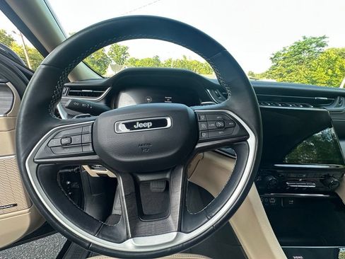 Used 2021 Jeep Grand Cherokee L Limited AWD/4WD image 15