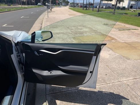 Used 2017 Tesla Model S 75 image 14