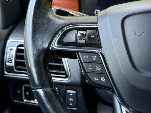 Used 2024 Lincoln Navigator L Reserve AWD/4WD image 38