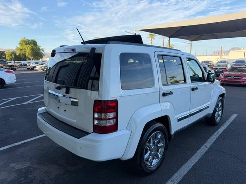 Used 2011 Jeep Liberty Limited w/ Tire & Wheel Group RWD image 11