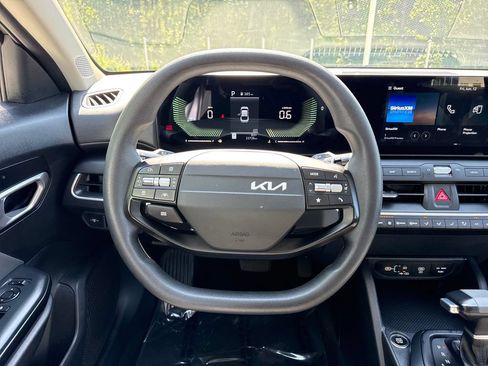 Used 2025 Kia K4 FWD image 19