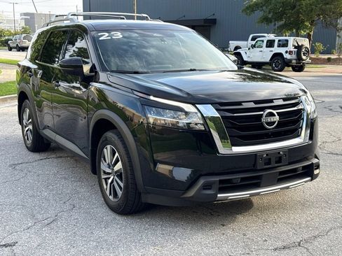 Used 2023 Nissan Pathfinder SL AWD/4WD image 1
