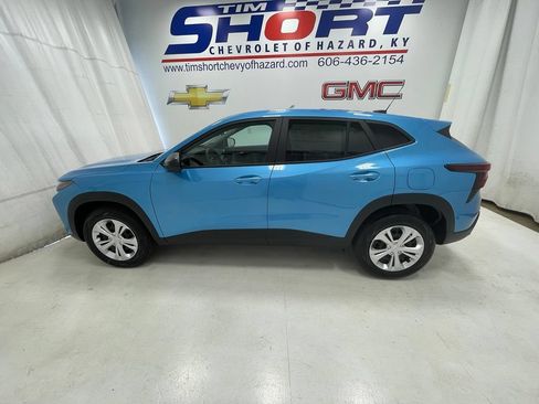 New 2026 Chevrolet Trax LS FWD image 9