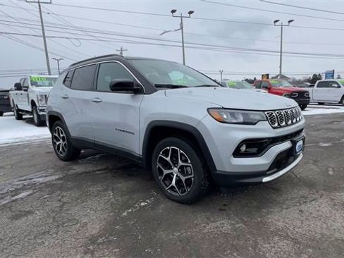 Used 2024 Jeep Compass Limited image 2