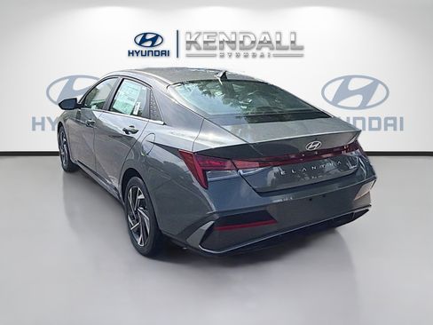 New 2026 Hyundai Elantra Limited FWD image 4
