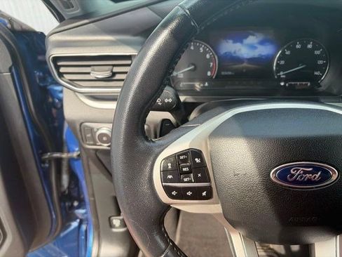 Used 2021 Ford Explorer XLT w/ Equipment Group 202A AWD/4WD image 17