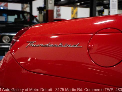 Used 2002 Ford Thunderbird Deluxe image 30