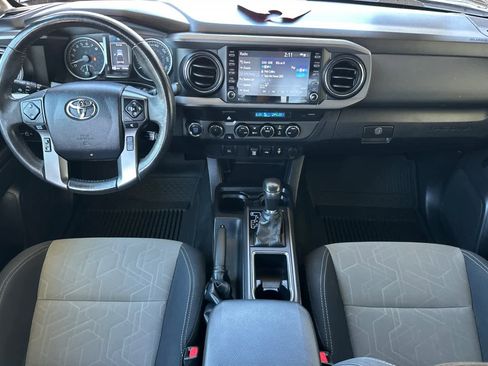 Used 2022 Toyota Tacoma TRD Off-Road image 14